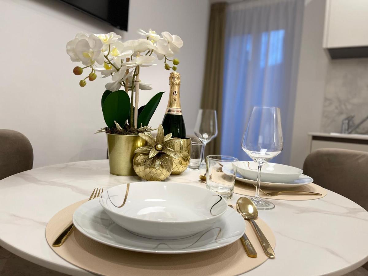 Bellagio Luxury Suites Apartments ภายนอก รูปภาพ