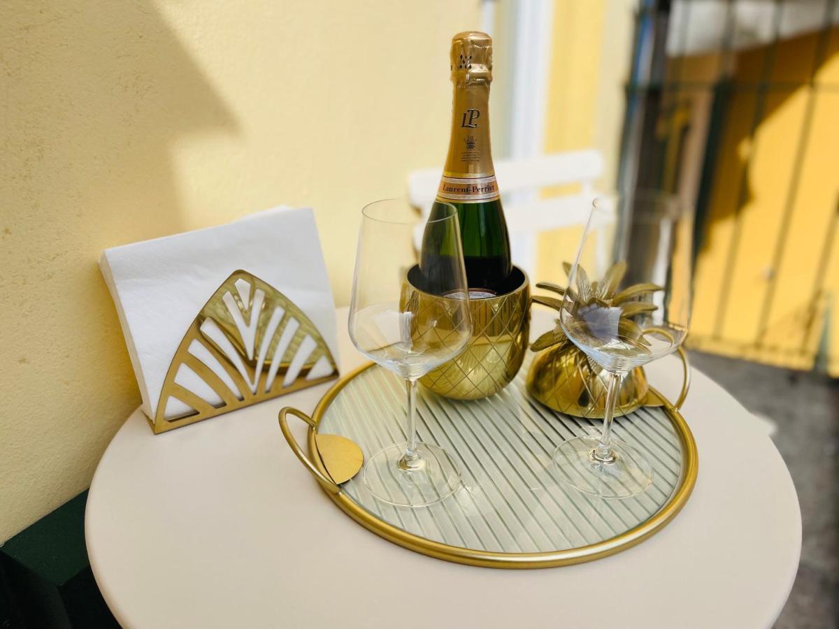 Bellagio Luxury Suites Apartments ภายนอก รูปภาพ