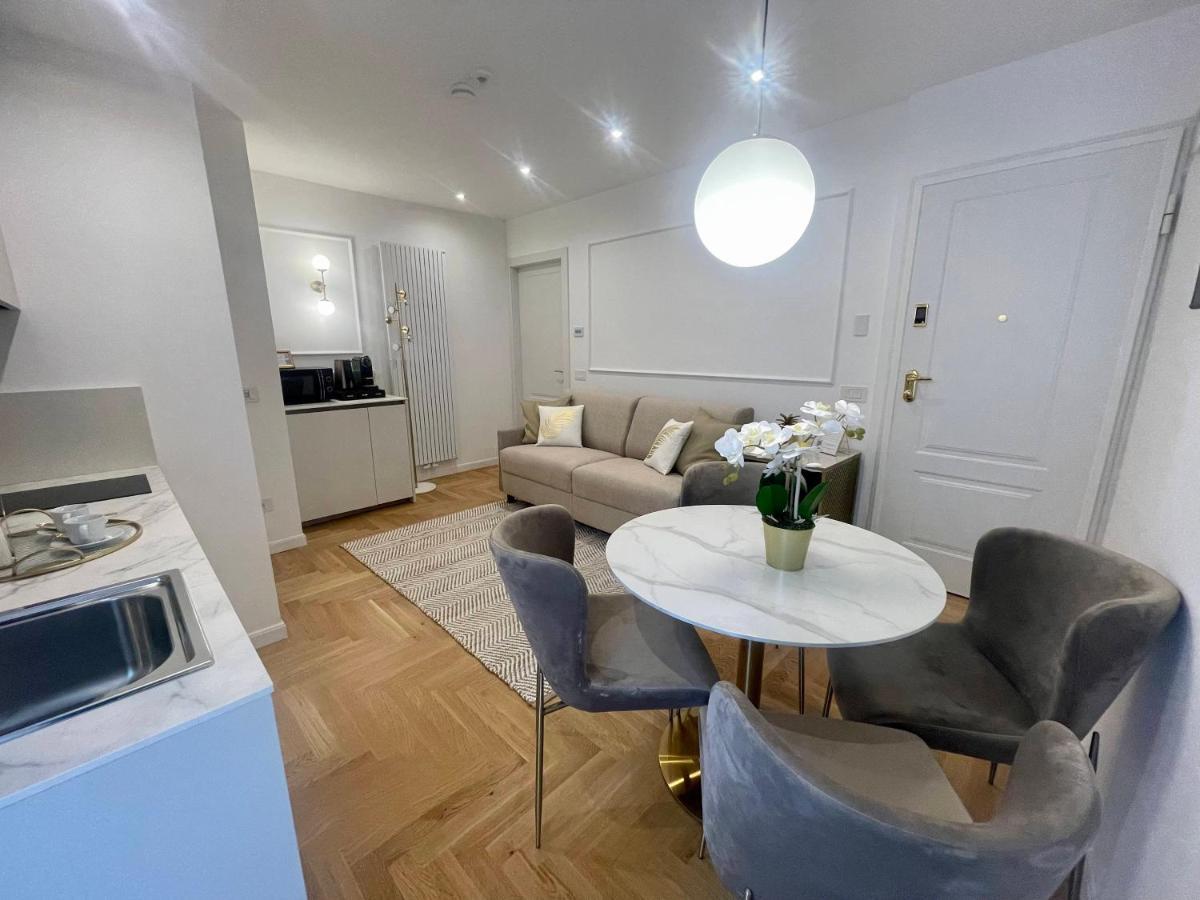 Bellagio Luxury Suites Apartments ภายนอก รูปภาพ